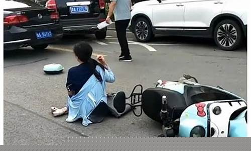 梦到车被撞了什么预兆(梦到车被撞了什么预兆周公解梦)-命理之家