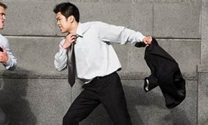 梦到跟别人打架(梦到跟别人打架预示什么)-命理之家