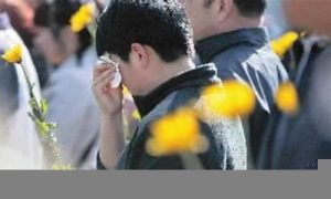 梦到老人去世(梦见老人过世了还在办丧事怎么回事哦)-命理之家