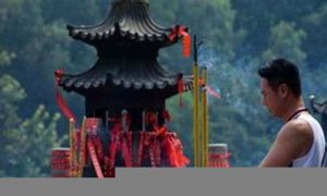 梦到拜佛(女人梦见自己上香叩拜)-命理之家