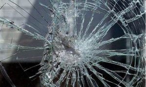 梦到玻璃碎了是什么意思(梦见玻璃碎了是什么预兆)-命理之家