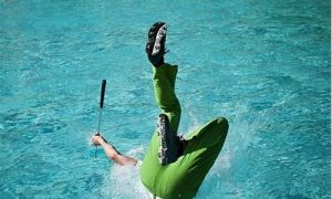 梦到掉水里(梦到掉水里是什么意思)-命理之家