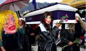 做梦梦到尸体(梦见别人的遗体在我家放着)-命理之家