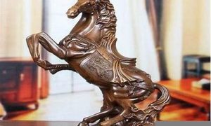马在家里如何摆放(马在家里怎么摆放位置)-命理之家