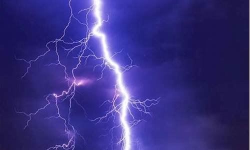 梦到被雷劈是什么意思(梦到被雷劈是什么寓意)-命理之家