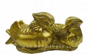 鸳鸯摆件如何摆放(鸳鸯摆件要放啥位置)-命理之家